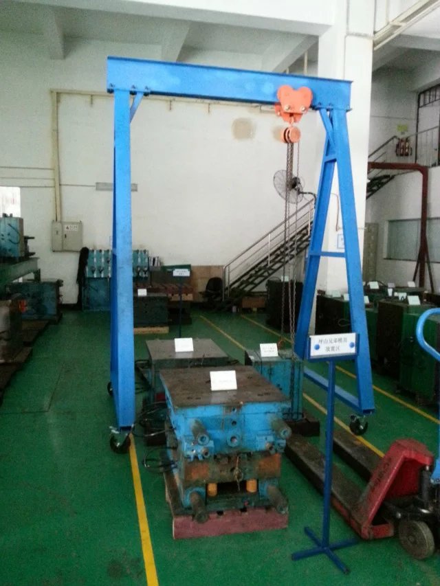 供應(yīng)光明模具吊架,車(chē)間機(jī)械模具裝卸吊架 廠家按承重規(guī)格定制